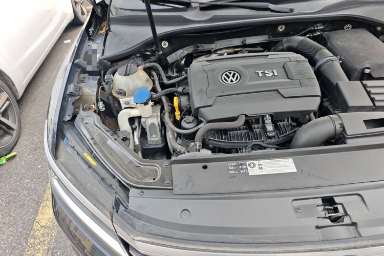Used Volkswagen Passat 2017 330TSI DSG Luxury Edition Engine Bay Right