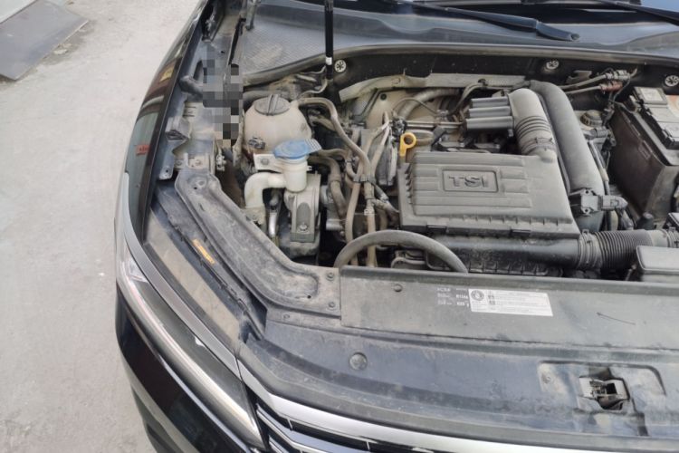 Used Volkswagen Passat 2017 280TSI DSG Luxury Edition Engine Bay Right