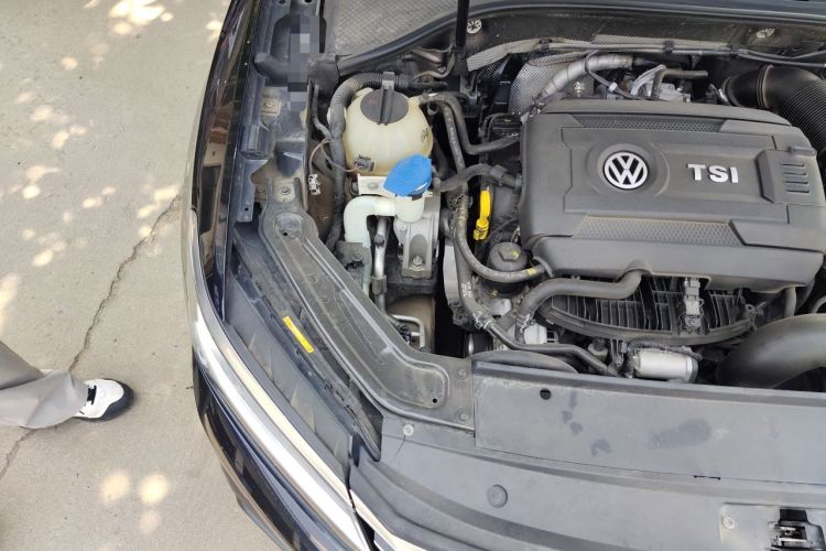 Used Volkswagen Passat 2017 330TSI DSG Luxury Edition Engine Bay Right
