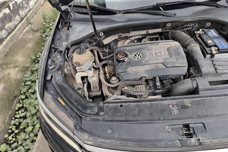 Used Volkswagen Passat 2017 330TSI DSG Luxury Edition Engine Bay Right