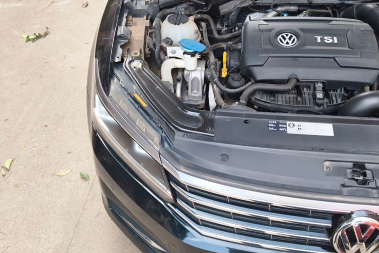 Used Volkswagen Passat 2017 330TSI DSG Luxury Edition Engine Bay Right