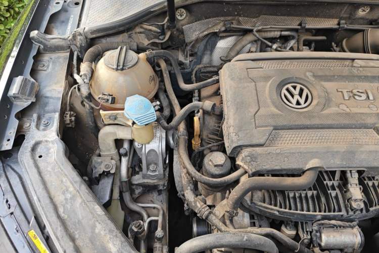 Used Volkswagen Passat 2017 330TSI DSG Luxury Edition Engine Bay Right