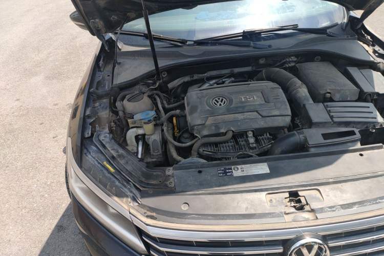 Used Volkswagen Passat 2017 330TSI DSG Luxury Edition Engine Bay Right