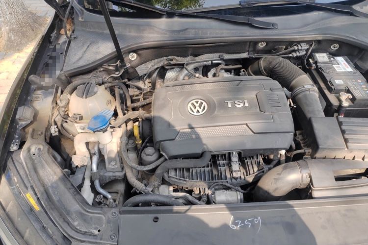 Used Volkswagen Passat 2017 330TSI DSG Luxury Edition Engine Bay Right