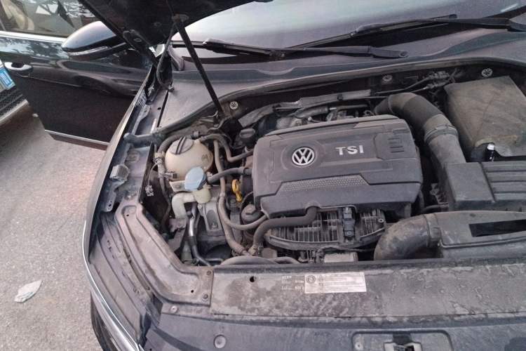 Used Volkswagen Passat 2017 330TSI DSG Luxury Edition Engine Bay Right