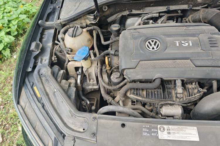 Used Volkswagen Passat 2017 330TSI DSG Prestige Edition Engine Bay Right