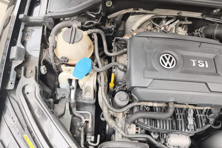Used Volkswagen Passat 2017 330TSI DSG Luxury Edition Engine Bay Right