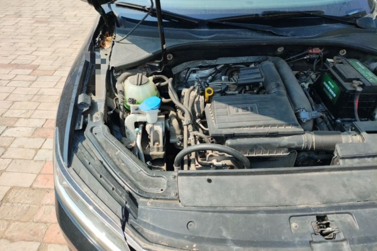 Used Volkswagen Passat 2017 280TSI DSG Luxury Edition Engine Bay Right