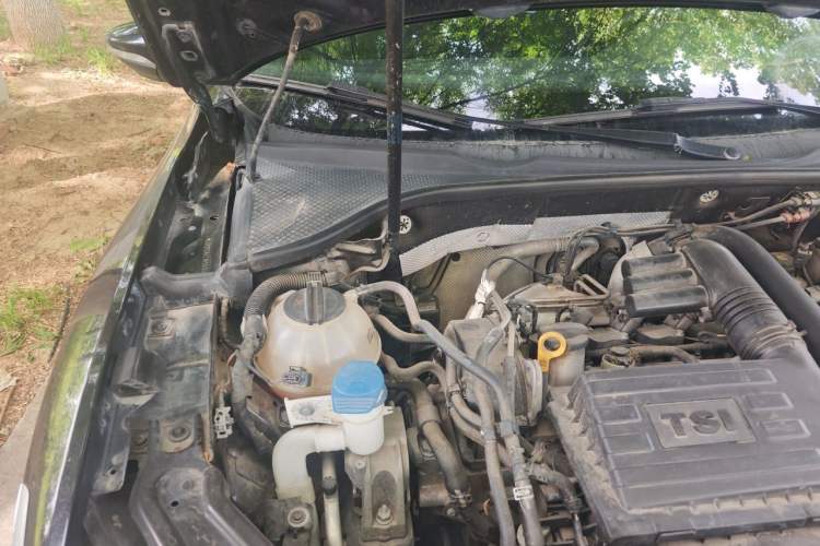 Used Volkswagen Passat 2017 280TSI DSG Luxury Edition Engine Bay Right