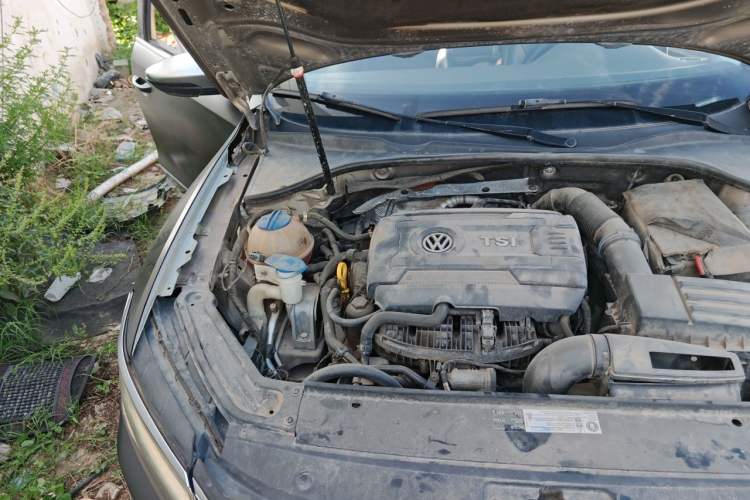 Used Volkswagen Passat 2017 330TSI DSG Luxury Edition Engine Bay Right