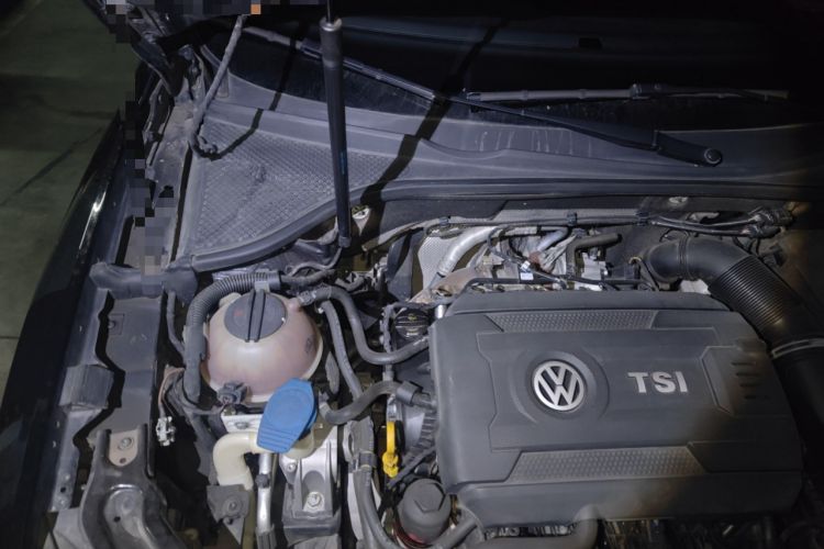 Used Volkswagen Passat 2017 330TSI DSG Luxury Edition Engine Bay Right