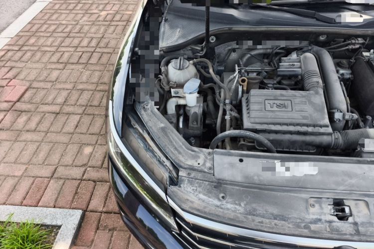 Used Volkswagen Passat 2017 280TSI DSG Luxury Edition Engine Bay Right