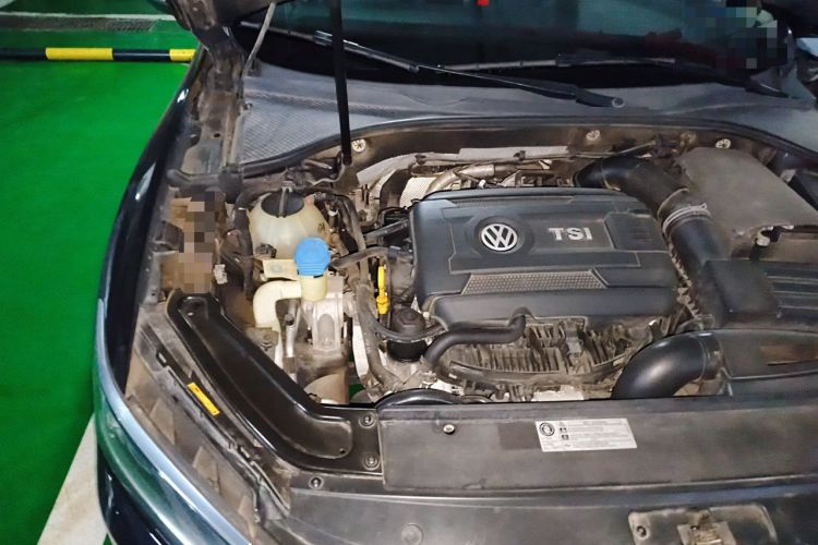 Used Volkswagen Passat 2017 330TSI DSG Luxury Edition Engine Bay Right