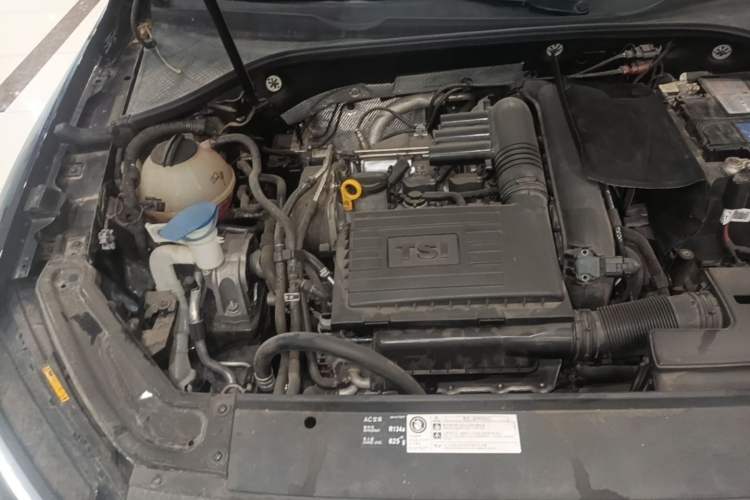 Used Volkswagen Passat 2017 280TSI DSG Luxury Edition Engine Bay Right