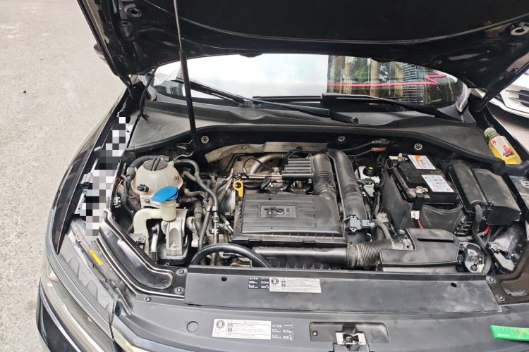 Used Volkswagen Passat  Engine Bay Right