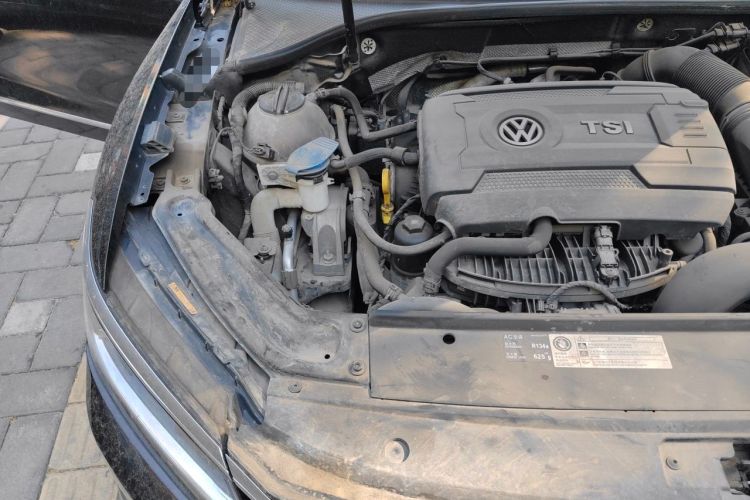 Used Volkswagen Passat 2017 330TSI DSG Luxury Edition Engine Bay Right