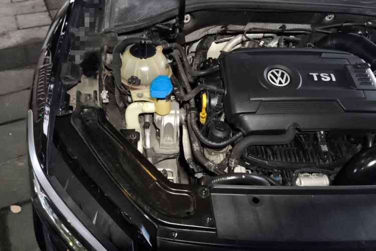 Used Volkswagen Passat 2017 330TSI DSG Luxury Edition Engine Bay Right