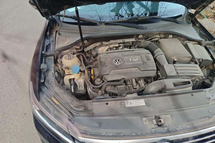 Used Volkswagen Passat 2017 330TSI DSG Luxury Edition Engine Bay Right