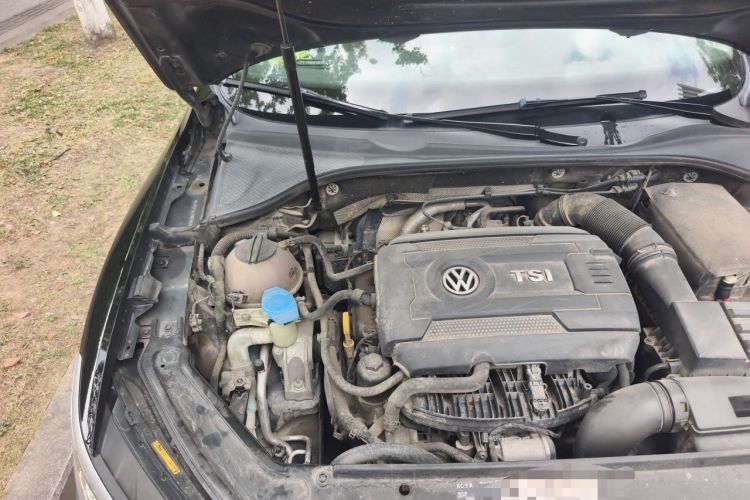 Used Volkswagen Passat 2017 330TSI DSG Luxury Edition Engine Bay Right
