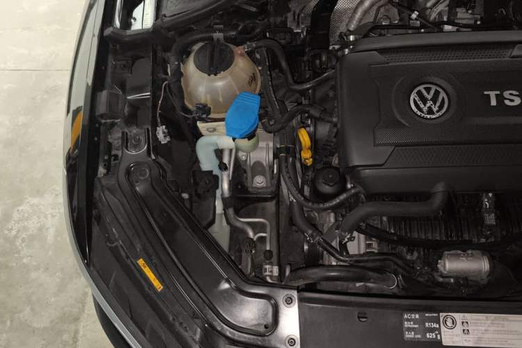 Used Volkswagen Passat 2017 330TSI DSG Luxury Edition Engine Bay Right