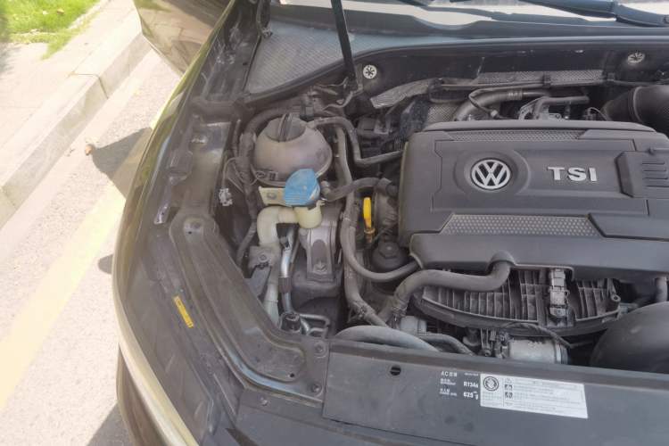 Used Volkswagen Passat 2017 330TSI DSG Luxury Edition Engine Bay Right