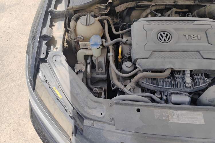 Used Volkswagen Passat 2017 330TSI DSG Luxury Edition Engine Bay Right