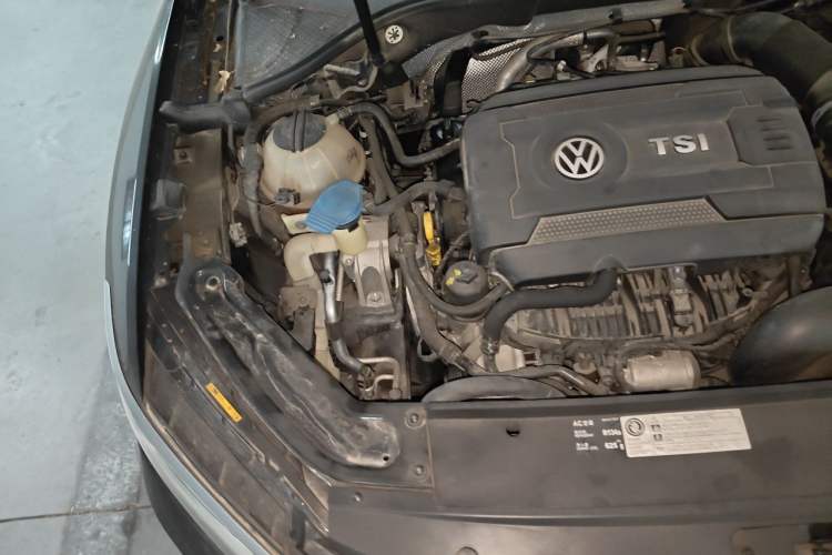 Used Volkswagen Passat 2017 330TSI DSG Luxury Edition Engine Bay Right