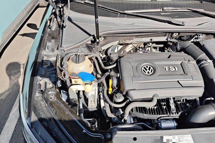 Used Volkswagen Passat 2017 330TSI DSG Luxury Edition Engine Bay Right