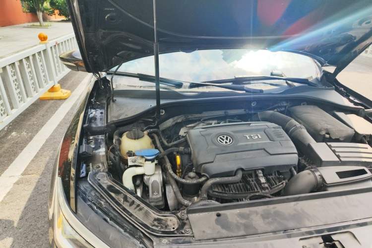 Used Volkswagen Passat 2017 330TSI DSG Luxury Edition Engine Bay Right