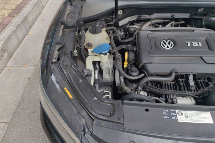 Used Volkswagen Passat 2017 330TSI DSG Luxury Edition Engine Bay Right