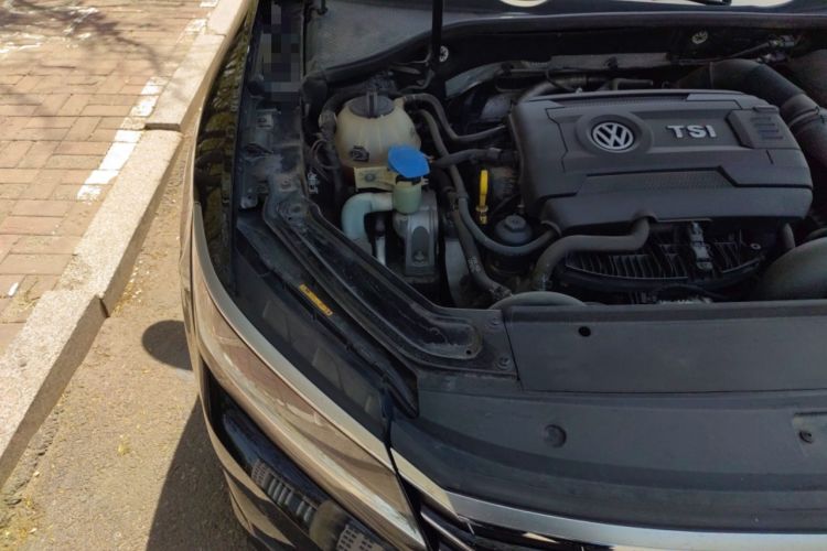 Used Volkswagen Passat 2017 330TSI DSG Luxury Edition Engine Bay Right
