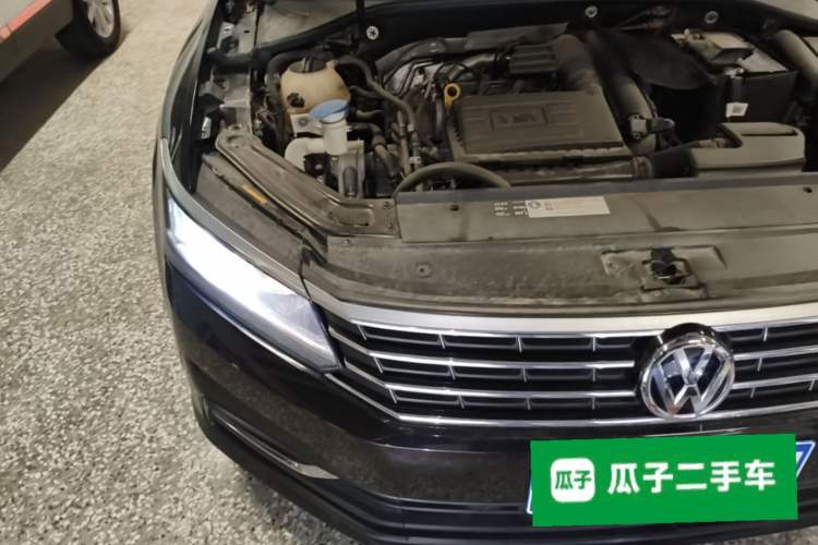 Used Volkswagen Passat 2017 280TSI DSG Luxury Edition Engine Bay Right