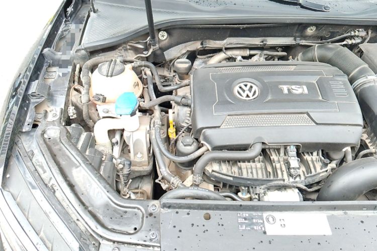 Used Volkswagen Passat 2017 330TSI DSG Luxury Edition Engine Bay Right