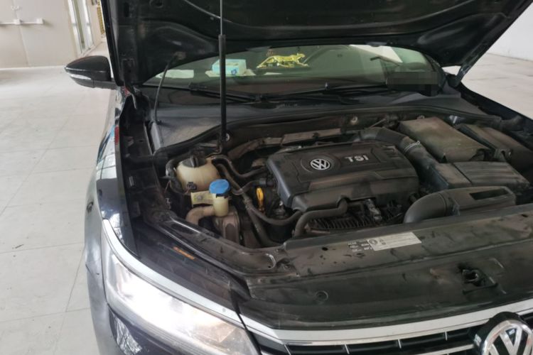Used Volkswagen Passat 2017 330TSI DSG Luxury Edition Engine Bay Right