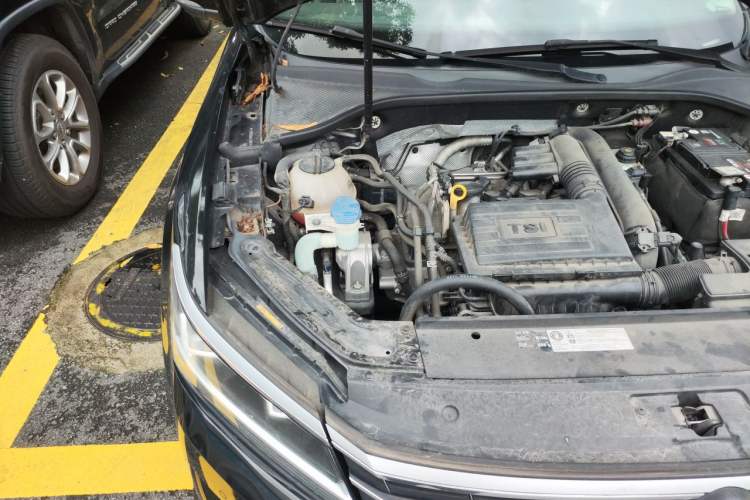 Used Volkswagen Passat 2017 280TSI DSG Luxury Edition Engine Bay Right