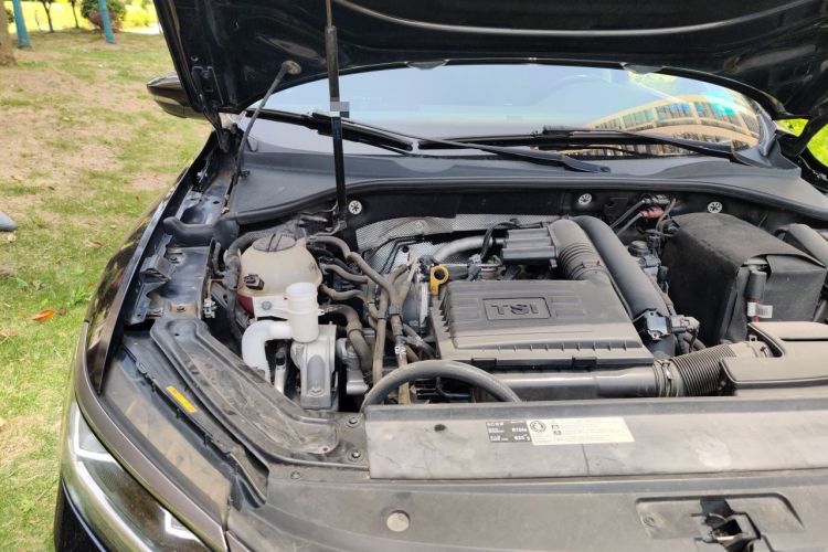 Used Volkswagen Passat 2017 280TSI DSG Luxury Edition Engine Bay Right