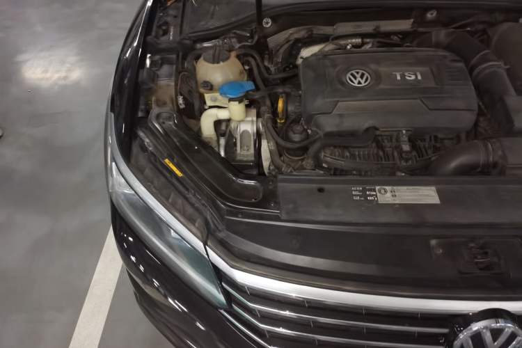 Used Volkswagen Passat 2017 330TSI DSG Luxury Edition Engine Bay Right