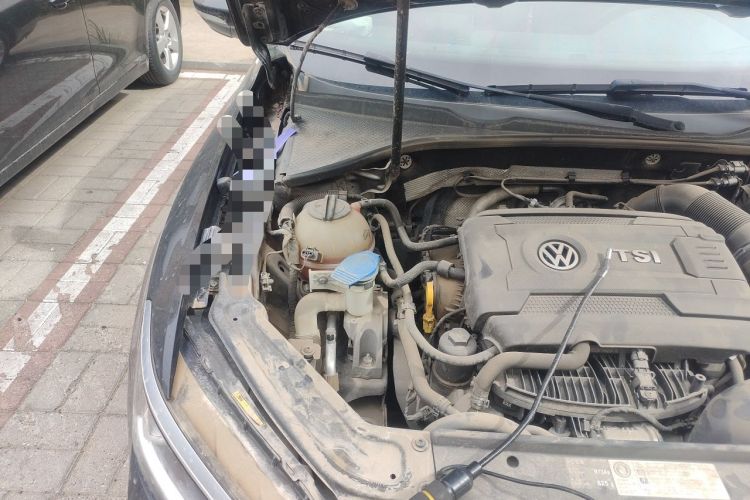 Used Volkswagen Passat 2017 330TSI DSG Luxury Edition Engine Bay Right