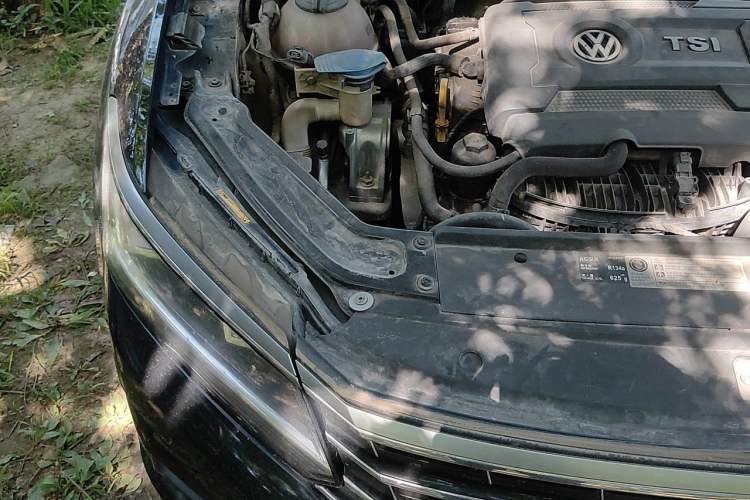 Used Volkswagen Passat 2017 330TSI DSG Luxury Edition Engine Bay Right