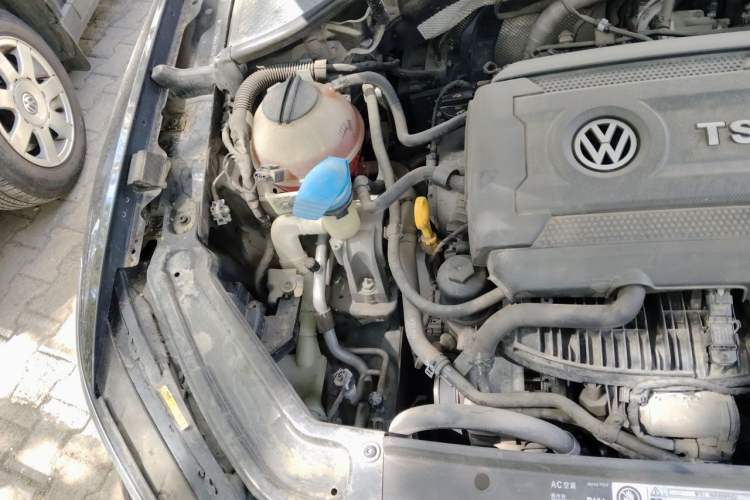 Used Volkswagen Passat 2017 330TSI DSG Luxury Edition Engine Bay Right