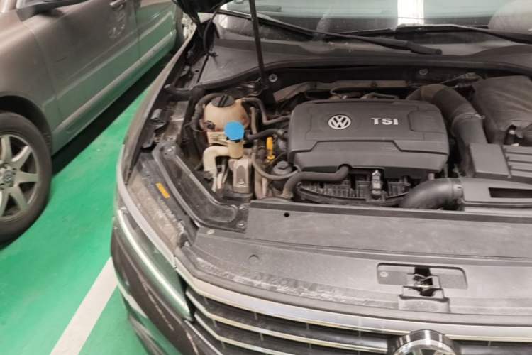 Used Volkswagen Passat 2017 330TSI DSG Luxury Edition Engine Bay Right