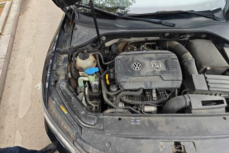 Used Volkswagen Passat 2017 330TSI DSG Luxury Edition Engine Bay Right