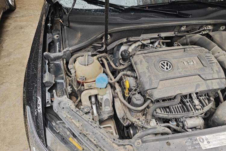 Used Volkswagen Passat 2017 330TSI DSG Luxury Edition Engine Bay Right