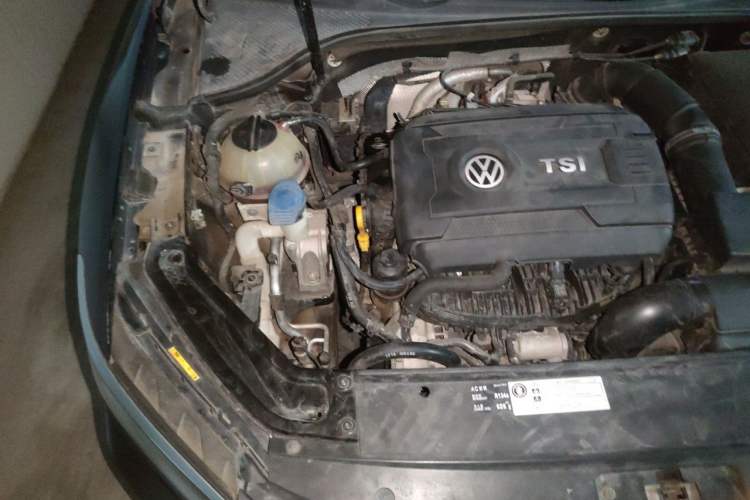Used Volkswagen Passat 2017 330TSI DSG Luxury Edition Engine Bay Right