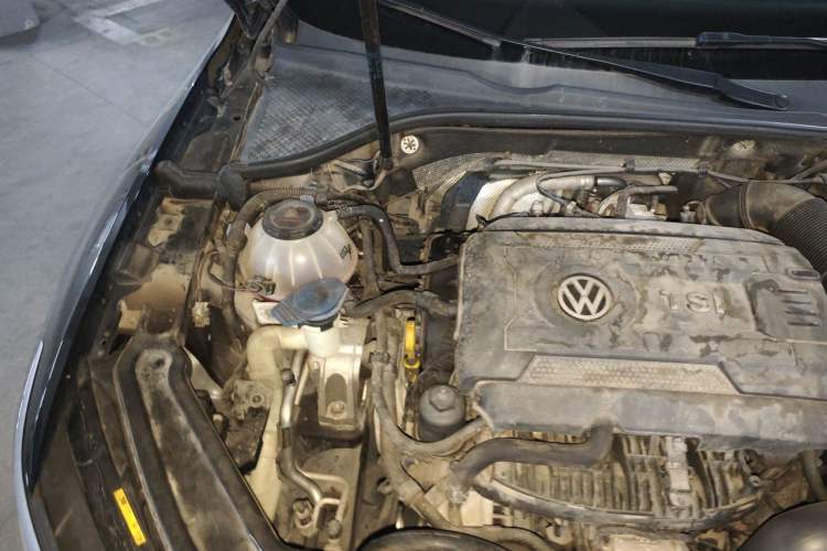 Used Volkswagen Passat 2017 330TSI DSG Luxury Edition Engine Bay Right