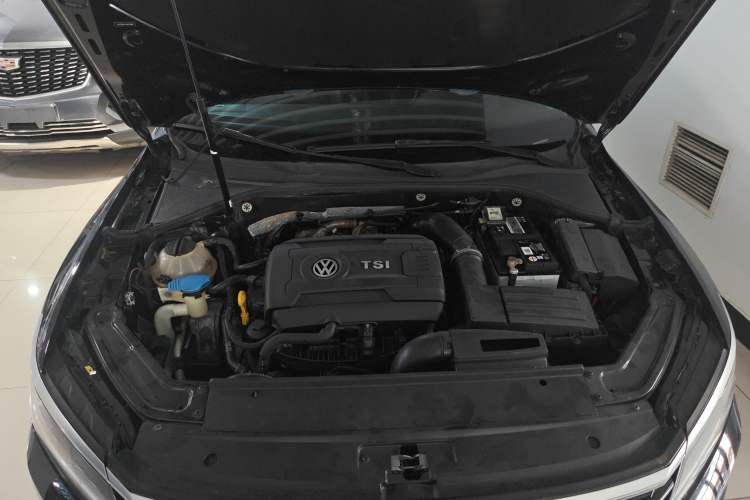 Used Volkswagen Passat 2017 330TSI DSG Luxury Edition Engine Bay