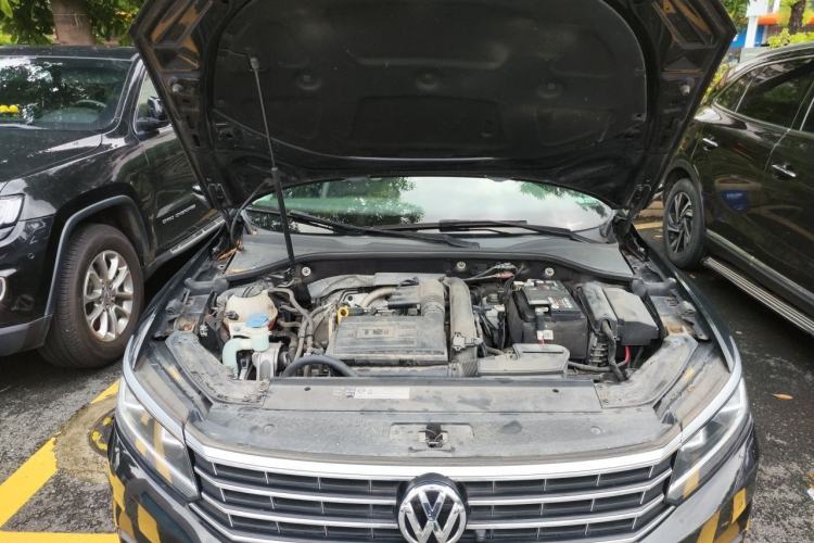 Used Volkswagen Passat 2017 280TSI DSG Luxury Edition Engine Bay