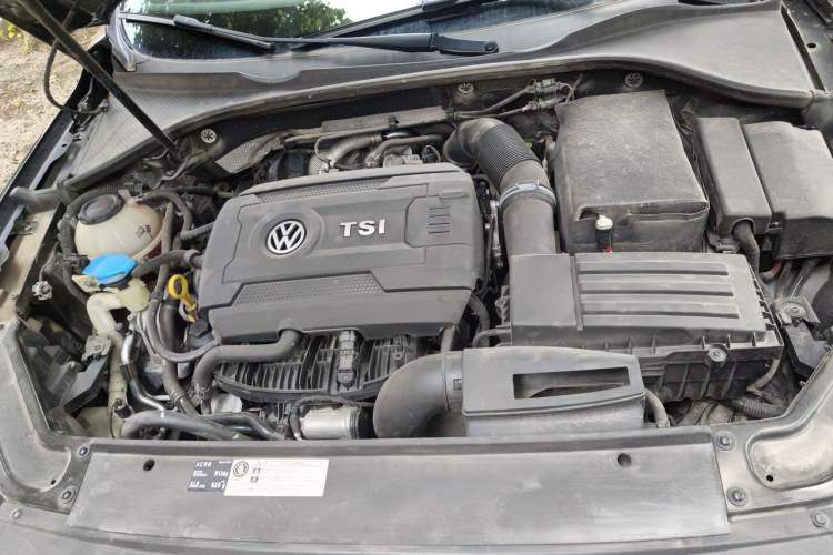 Used Volkswagen Passat 2017 330TSI DSG Luxury Edition Engine Bay
