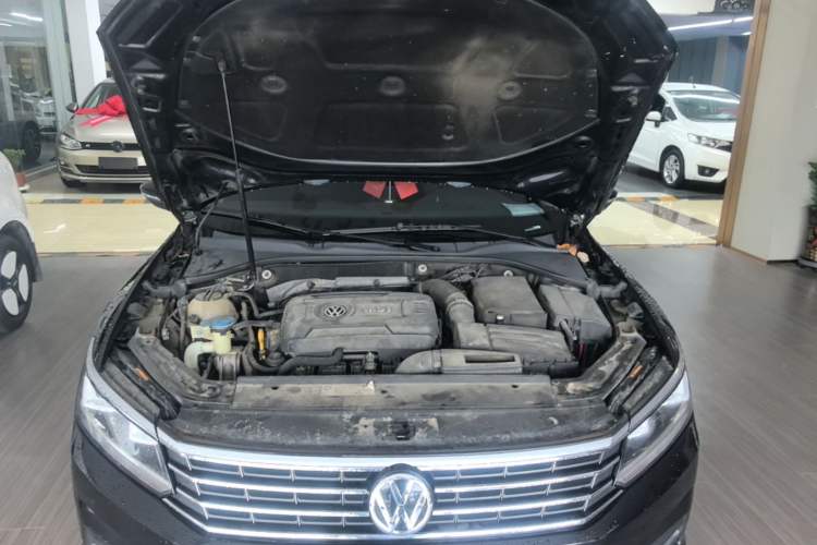 Used Volkswagen Passat 2017 330TSI DSG Luxury Edition Engine Bay