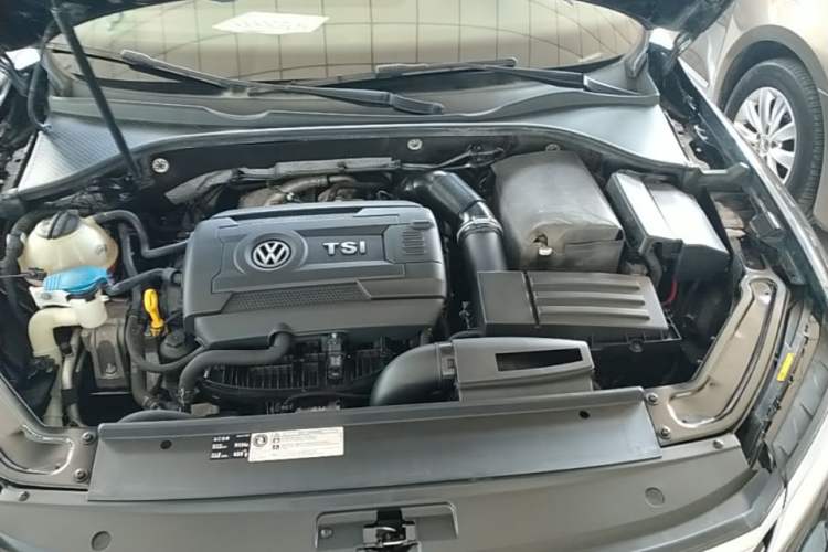 Used Volkswagen Passat 2017 330TSI DSG Luxury Edition Engine Bay